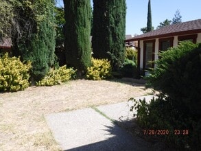 941 Sunwest Dr in Yuba City, CA - Building Photo - Building Photo