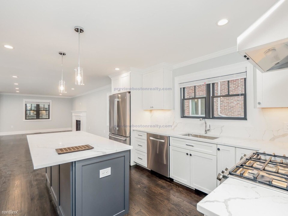 31 Heath St-Unit -#2z in Brookline, MA - Building Photo