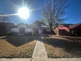 4233 Fryer St in The Colony, TX - Building Photo