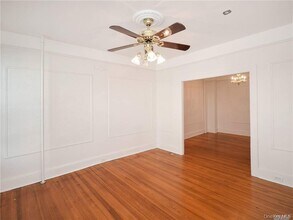 70 Central Ave in Sea Cliff, NY - Foto de edificio - Building Photo