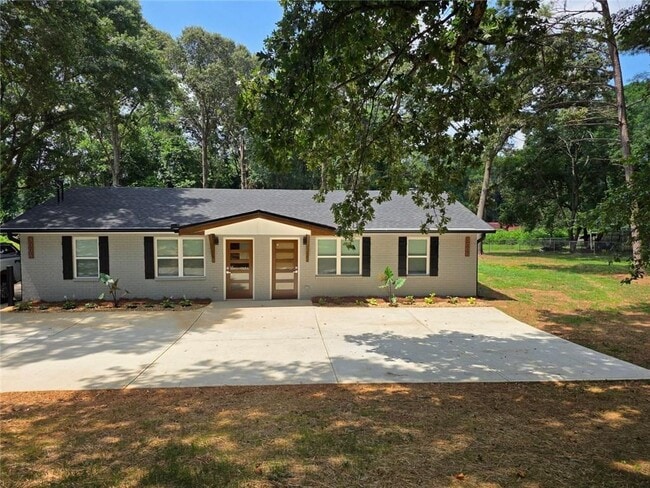 property at 300 Dallas Rd