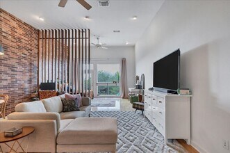 2931 E 12th St in Austin, TX - Foto de edificio - Building Photo