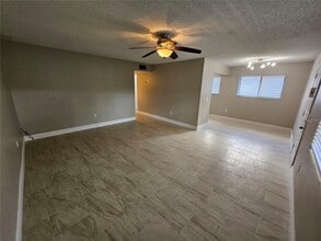 2389 Oak Park Way in Orlando, FL - Building Photo - Building Photo