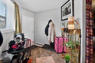 203 S Main St, Unit #3 in Cottage Grove, WI - Building Photo - Building Photo