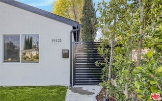 19122 Bessemer St in Los Angeles, CA - Building Photo