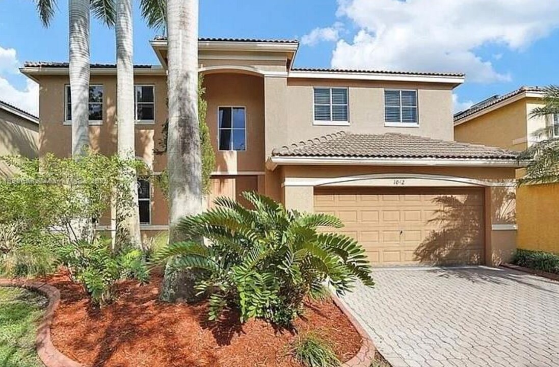 1042 Sunflower Cir in Weston, FL - Building Photo