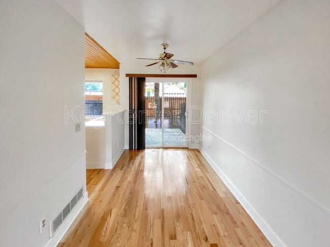 10587 W Maplewood Dr in Littleton, CO - Building Photo - Building Photo