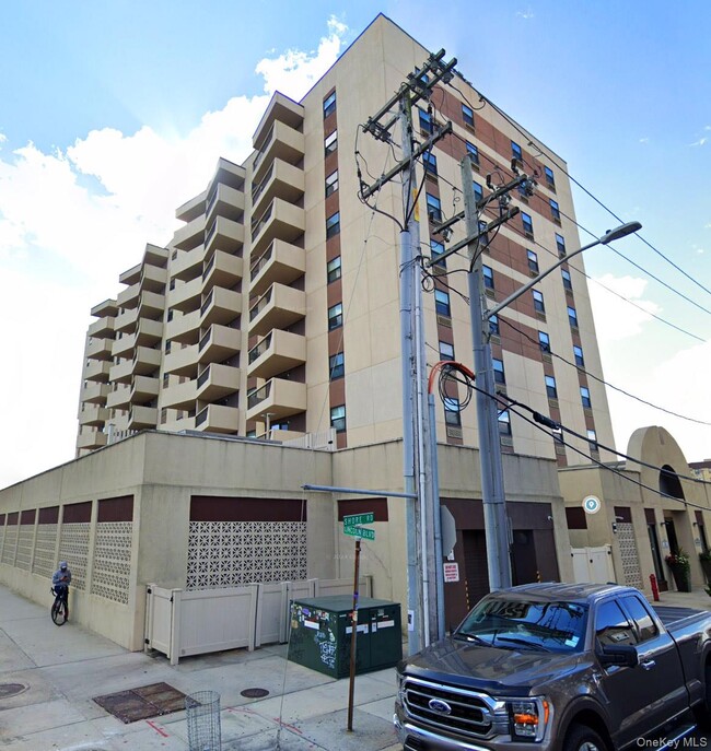 360 Shore in Long Beach, NY - Building Photo - Building Photo