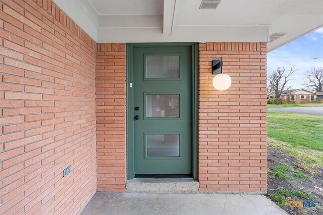 2305 N 15th St in Temple, TX - Building Photo - Building Photo