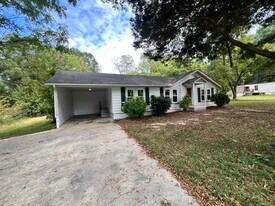 525 S Colvin St in Anniston, AL - Building Photo