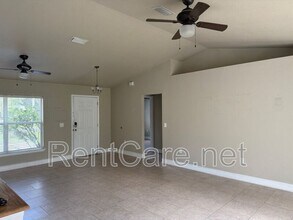 2370 Pine St in Oviedo, FL - Building Photo - Building Photo