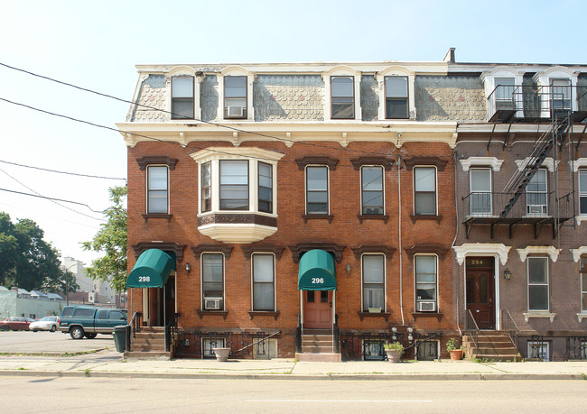 298 Mill St in Poughkeepsie, NY - Building Photo - Building Photo