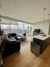 3334 N Southport Ave, Unit 403 in Chicago, IL - Building Photo - Building Photo