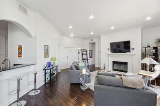 330 E Las Colinas Blvd in Irving, TX - Building Photo - Building Photo
