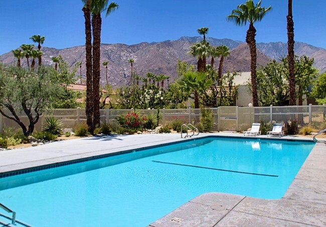 1830 N Mira Loma Way-Unit -I28 in Palm Springs, CA - Building Photo - Building Photo