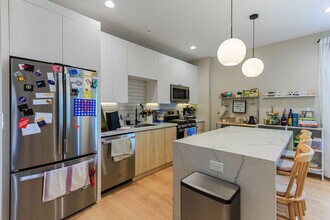 2901 N Milwaukee Ave in Chicago, IL - Building Photo - Building Photo
