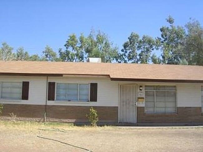 property at 1431 W 7th Pl