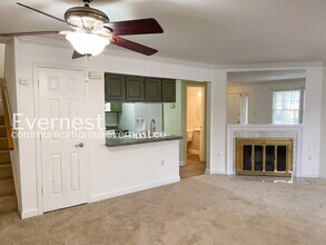 12135 Salemtown Dr in Woodbridge, VA - Building Photo - Building Photo