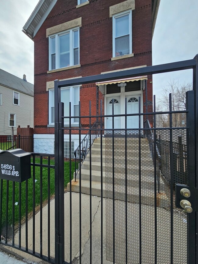 5626 S Wells St, Unit 1