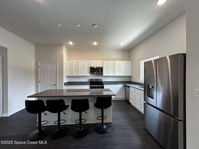 1203 Sexton Rd SW in Palm Bay, FL - Building Photo - Building Photo