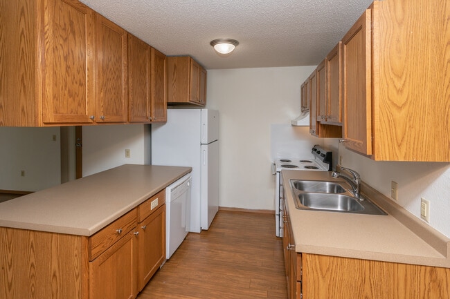 Cedar Ridge in Hudson, WI - Foto de edificio - Interior Photo