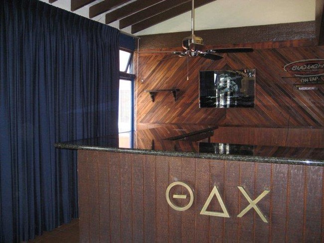 547 Gayley Avenue in Los Angeles, CA - Foto de edificio - Building Photo