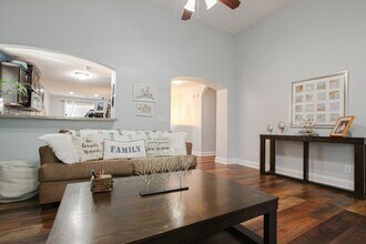 430 Leslie Wood Dr in Clarksville, TN - Building Photo - Building Photo