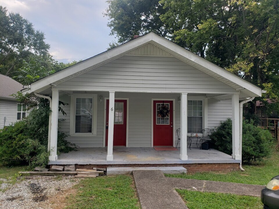 6 Maplecroft St, Unit B in Greenville, SC - Building Photo