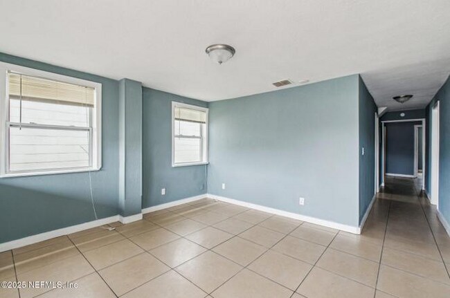 property at 2076 Commonwealth Ave