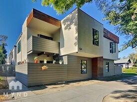 2524 T St, Unit 14 in Sacramento, CA - Building Photo