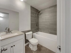 1813 Independence Ct in Grand Prairie, TX - Building Photo - Building Photo