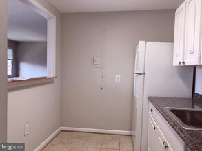 8000 Chanute Pl-Unit -14 in Falls Church, VA - Building Photo - Building Photo