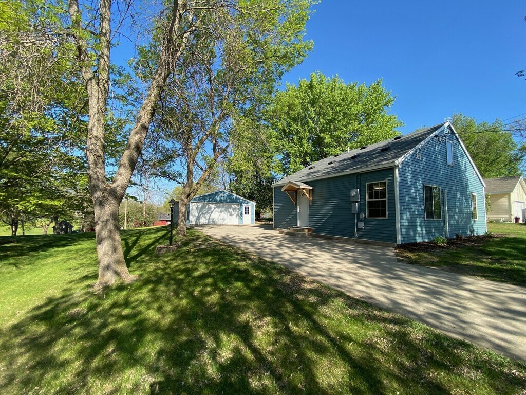 902 Quincy St Rentals in Alexandria, MN