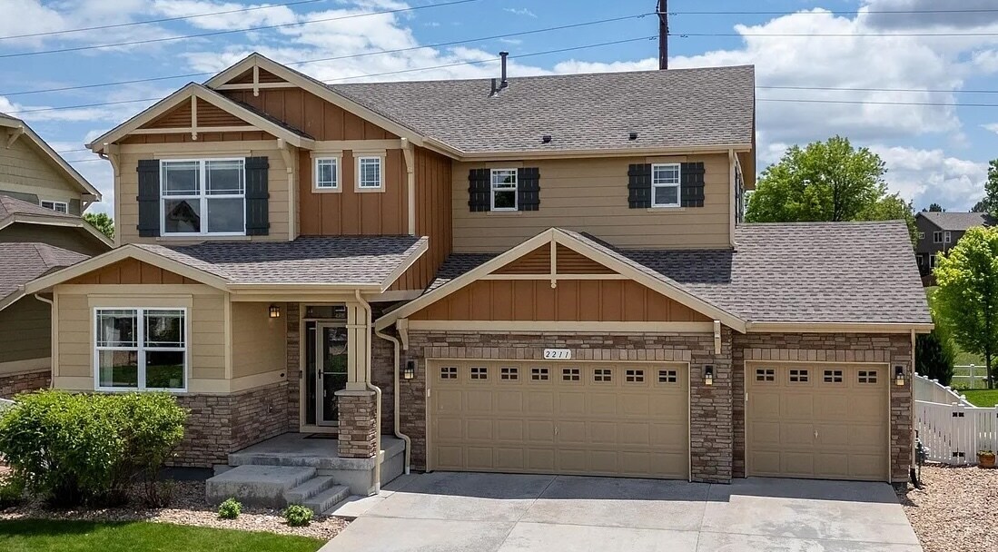 2211 Winding Dr in Longmont, CO - Building Photo