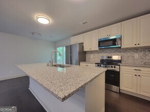 402 Loblolly Ridge in Locust Grove, GA - Building Photo - Building Photo