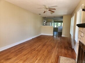 692 Town Creek Rd in Kerrville, TX - Building Photo - Building Photo