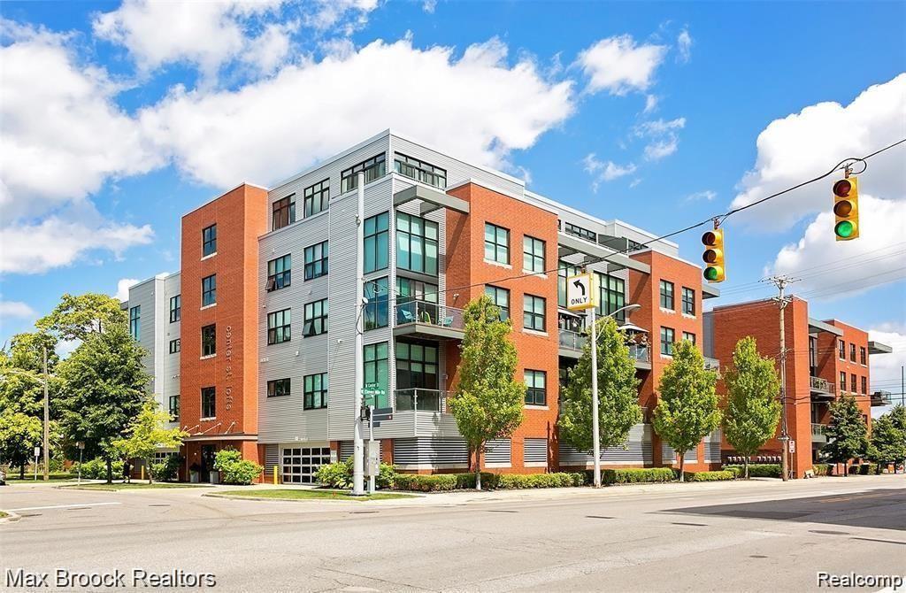 100 N Center St in Royal Oak, MI - Building Photo