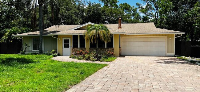 2705 Pursell Cir in Sarasota, FL - Foto de edificio - Building Photo