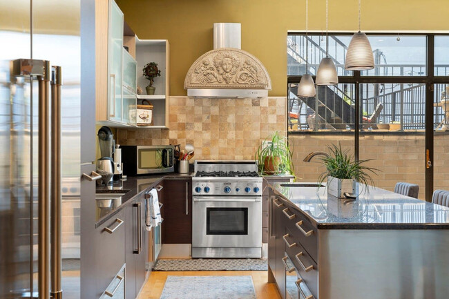 2031 W Coulter St in Chicago, IL - Building Photo - Building Photo