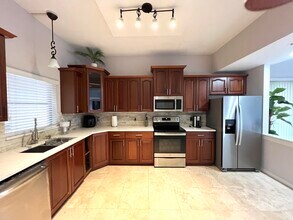 1640 Presidential Way in West Palm Beach, FL - Foto de edificio - Building Photo