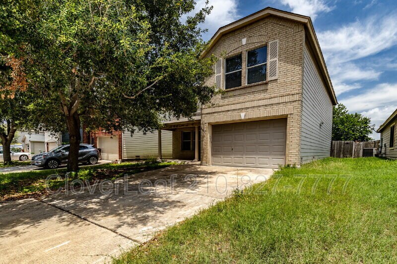 8843 Kestrel Oak in Converse, TX - Building Photo