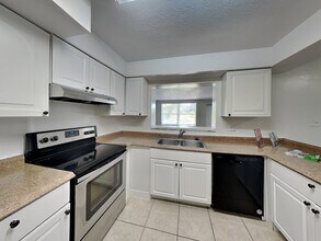 5930 12th St S in St. Petersburg, FL - Building Photo - Building Photo