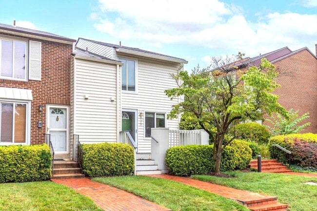 935 S Taylor St in Arlington, VA - Foto de edificio - Building Photo