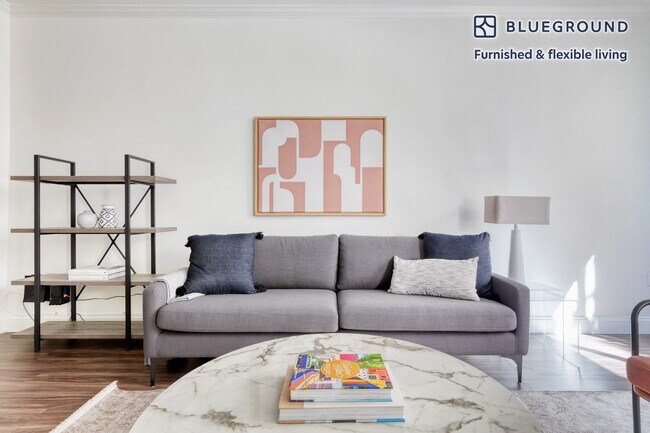 5710 Crescent Park E-Unit -FL1-ID657 in Los Angeles, CA - Foto de edificio - Building Photo