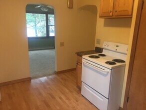 3320 Riverview Dr in Eau Claire, WI - Building Photo - Building Photo