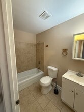 240 Tedmark Ct in Kankakee, IL - Building Photo - Building Photo