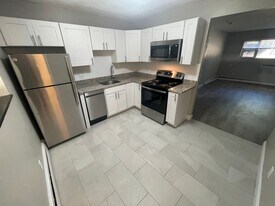 270 Grove St in Newton, MA - Building Photo