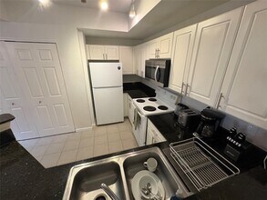 780 S Sapodilla Ave, Unit 3 in West Palm Beach, FL - Foto de edificio - Building Photo