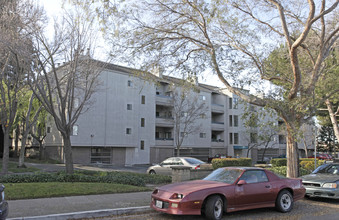 Bridgeporte in Hayward, CA - Building Photo - Building Photo