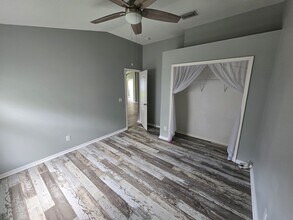 1124 Lumsden Pointe Blvd, Unit 1R in Valrico, FL - Building Photo - Building Photo